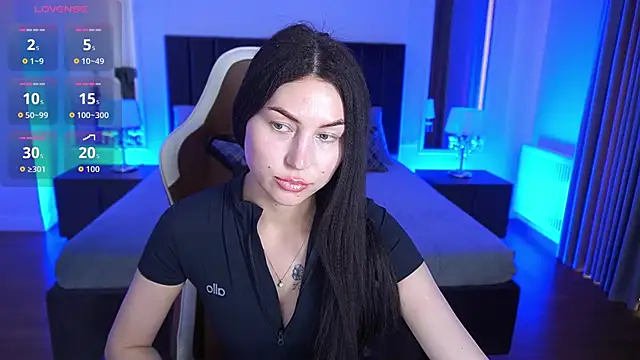 EliseVelour online show from May 2, 2026, 12:32 pm