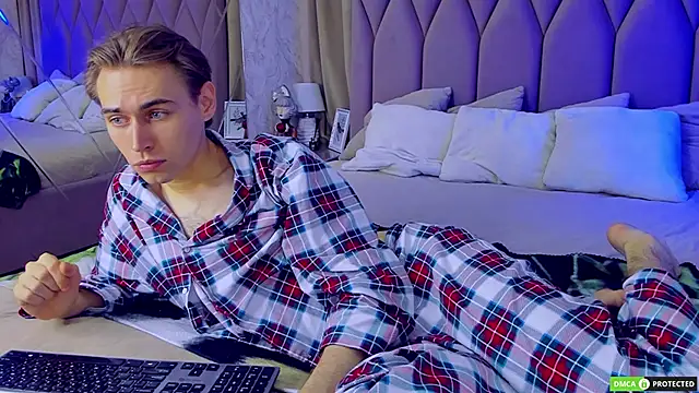 WilliamDyson online show from September 30, 2025, 8:09 am