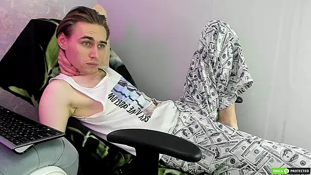 WilliamDyson online show from September 17, 2025, 3:08 am