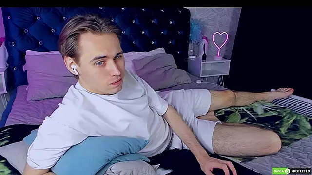 WilliamDyson online show from September 20, 2025, 3:11 am