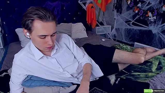 WilliamDyson online show from October 16, 2025, 3:15 am