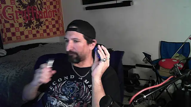 DevilPup75  online show from October 27, 2025, 4:24 am