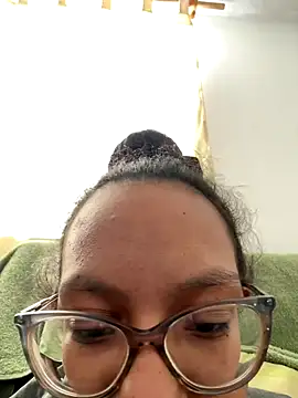 Valen1800 online show from October 8, 2025, 7:25 pm