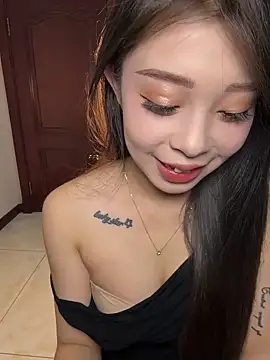 tuanzi125216 online show from October 15, 2025, 4:33 am