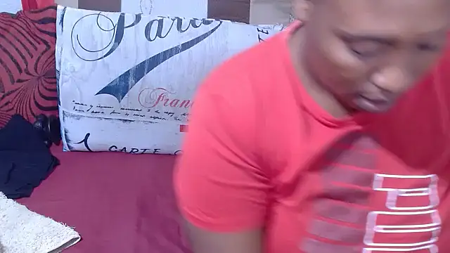 Snapshot of QueenRomaxx1 chatting on March 10, 2026, 7:51 pm QueenRomaxx1 online show from March 10, 2026, 7:51 pm