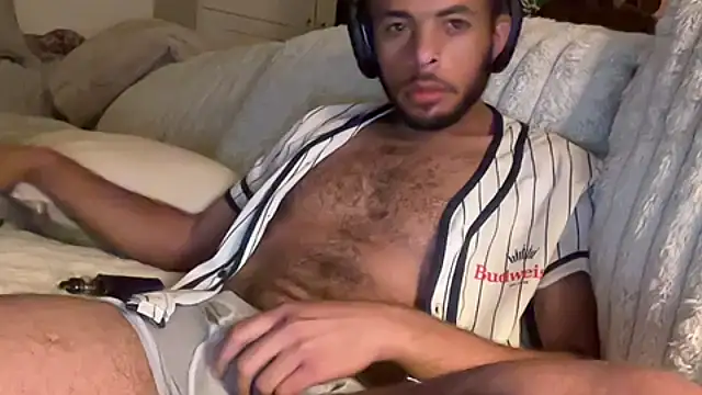 Snapshot of DERTYLAY chatting on July 15, 2026, 7:04 am DERTYLAY online show from July 15, 2026, 7:04 am
