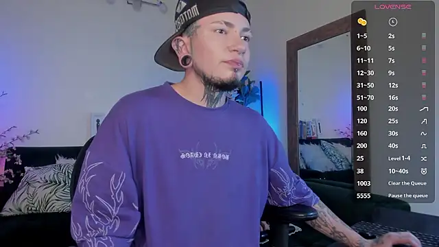 Snapshot of tyler_jones_ chatting on March 5, 2026, 1:19 pm tyler jones online show from March 5, 2026, 1:19 pm