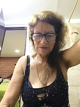 MaryeLunna online show from November 20, 2025, 11:33 am