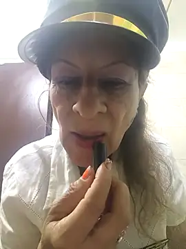 MaryeLunna online show from March 17, 2026, 11:13 am