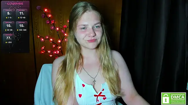 AlinaMors online show from August 2, 2026, 8:39 pm