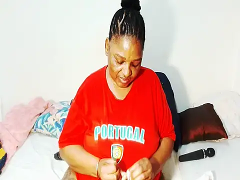 Love-Racheal75 online show from May 6, 2026, 6:12 pm
