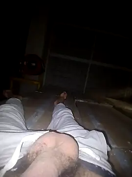 Snapshot of Brzgko chatting on October 7, 2025, 9:05 pm Brzgko online show from October 7, 2025, 9:05 pm