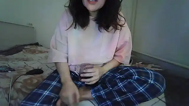 Snapshot of sakuradelreina chatting on February 11, 2026, 4:34 am sakuradelreina online show from February 11, 2026, 4:34 am