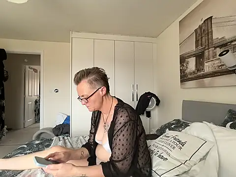 Snapshot of Curvy-Jinx chatting on July 26, 2026, 9:16 am Curvy-Jinx online show from July 26, 2026, 9:16 am