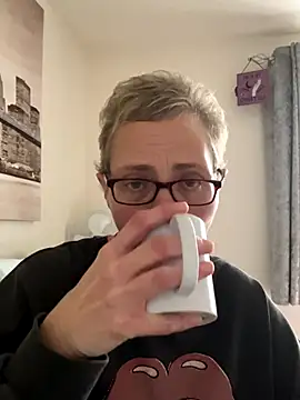 Curvy-Jinx online show from November 27, 2025, 8:15 am