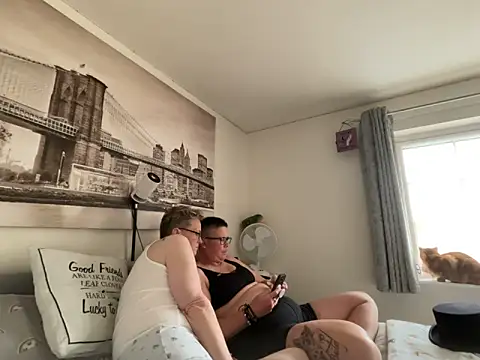 Curvy-Jinx online show from June 14, 2026, 7:26 pm
