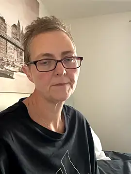 Curvy-Jinx online show from October 9, 2025, 7:31 am