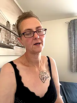 Curvy-Jinx online show from October 6, 2025, 12:50 pm