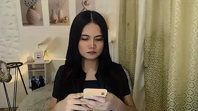 alisha klassx online show from July 14, 2026, 4:39 am