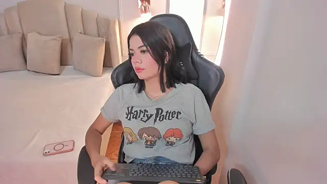 mia kisses2 online show from September 12, 2025, 7:08 am