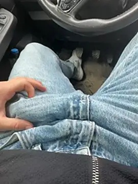 Kratex82 online show from February 25, 2026, 12:05 pm