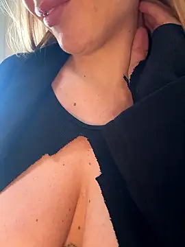 sailor titti online show from January 7, 2026, 12:32 pm