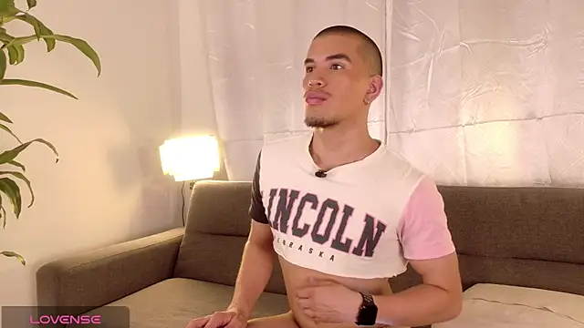brunoorangel1 online show from July 1, 2026, 1:39 am