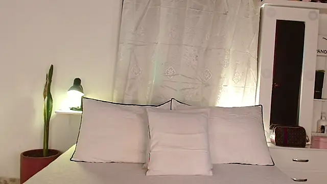 brunoorangel1 online show from September 29, 2025, 5:29 pm