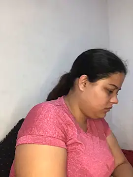 Snapshot of luisahot_9727 chatting on February 20, 2026, 5:37 am luisahot 9727 online show from February 20, 2026, 5:37 am