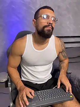 vincentjaxon online show from April 22, 2026, 5:09 pm