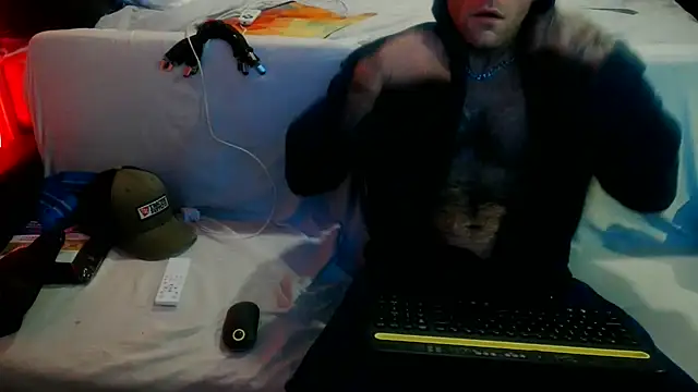 Luv2SuckBWC92 online show from September 16, 2025, 5:41 am