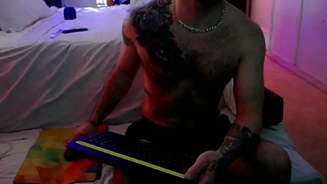 Luv2SuckBWC92 online show from October 2, 2025, 10:35 pm