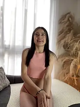 Sofi Leal online show from September 17, 2025, 11:56 am