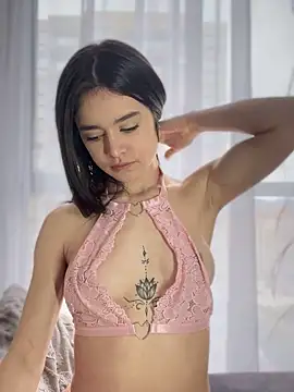 Sofi Leal online show from November 13, 2025, 2:54 pm