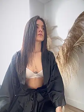 Sofi Leal online show from November 18, 2025, 12:52 pm