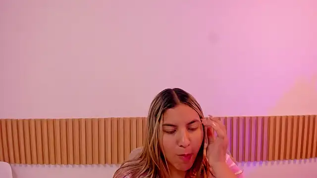 OliviaSweett online show from April 29, 2026, 7:09 pm