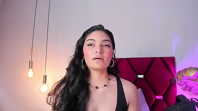 LunaAspen  online show from February 10, 2026, 6:07 pm