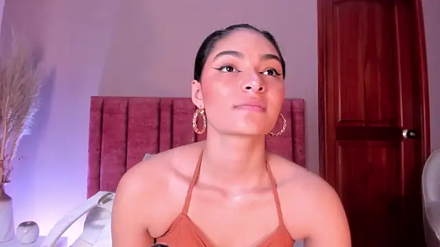 LunaAspen  online show from February 4, 2026, 6:03 pm