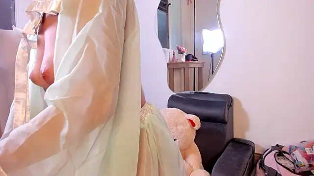 Amishell  online show from February 4, 2026, 10:27 pm