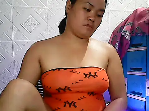 CreamyPussy4uxx online show from March 25, 2026, 2:49 pm