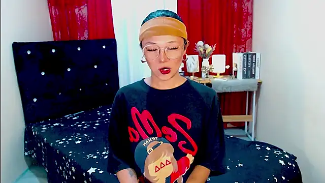 fantasticsophia69 online show from January 11, 2026, 7:26 am