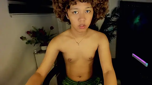 9INCHESHARDCOCK online show from October 26, 2025, 10:48 am