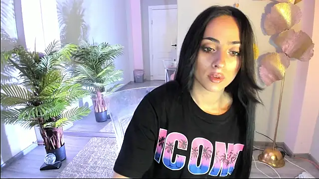 Cupcake Izzy online show from June 21, 2026, 6:25 pm