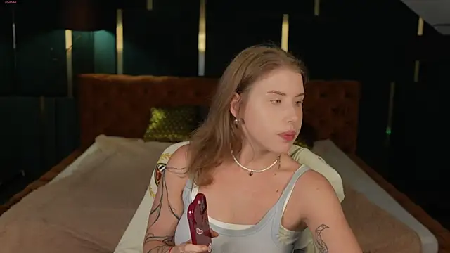 BadAfina online show from September 26, 2025, 7:15 am