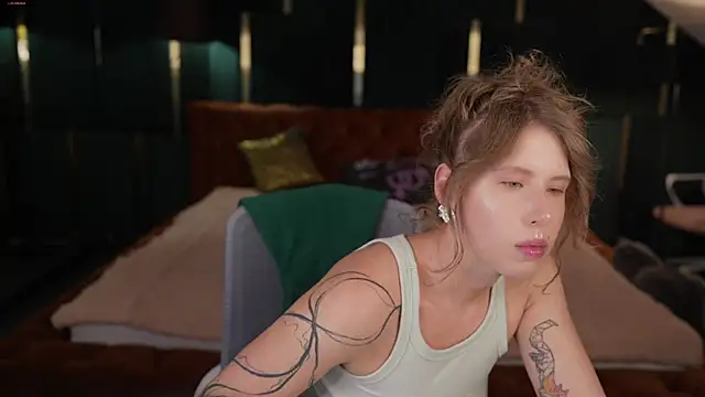 BadAfina online show from September 17, 2025, 7:32 am