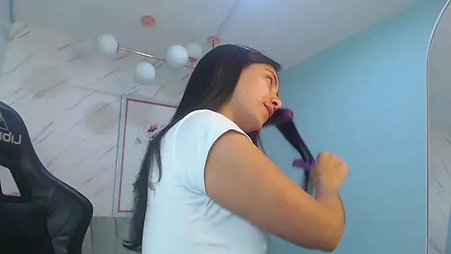 victoria hernandez t  online show from June 8, 2026, 1:11 pm