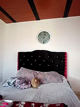 Isa Acosta online show from November 22, 2025, 12:48 pm