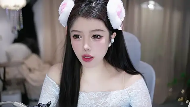 Snapshot of Fortune2Me chatting on March 12, 2026, 4:29 am Fortune2Me online show from March 12, 2026, 4:29 am