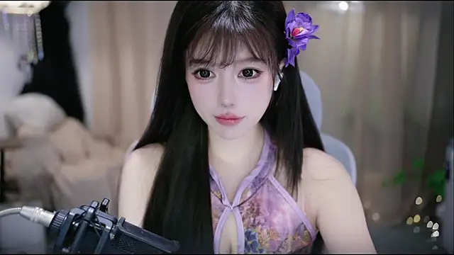 Snapshot of Fortune2Me chatting on March 18, 2026, 4:37 am Fortune2Me online show from March 18, 2026, 4:37 am