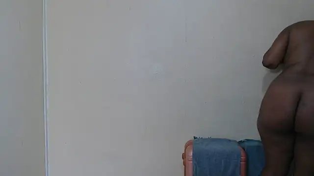 Snapshot of AfricanPopi chatting on February 17, 2026, 10:12 am AfricanPopi online show from February 17, 2026, 10:12 am